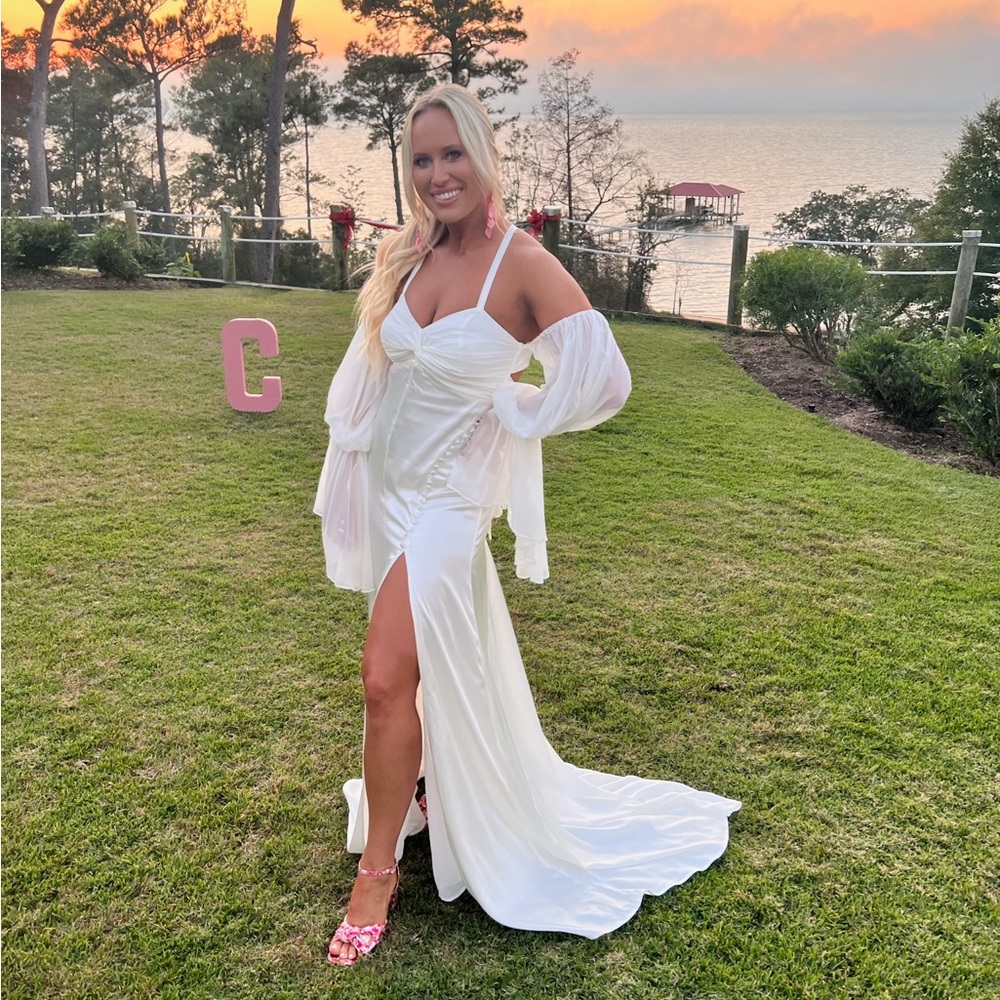 STUNNING rehearsal dinner dress!